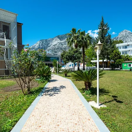 Hotel Marinez 4*