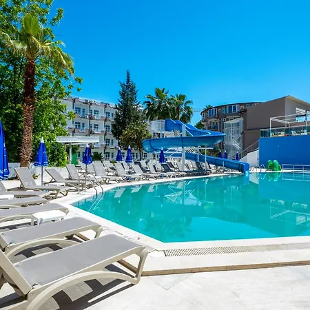 Hotel Marinez 4*
